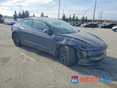 Czwarte zdjęcie samochodu z boku: 2025 TESLA MODEL 3 VIN:5YJ3E1EA0SF023966 - miniatura