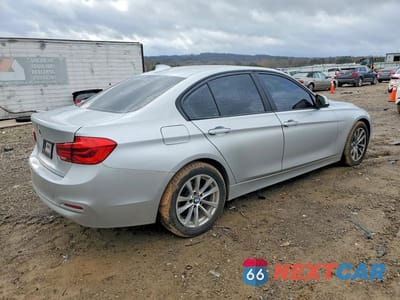 Trzecie zdjęcie samochodu z tyłu: 2016 BMW 320 XI VIN:WBA8E5G5XGNT41077 - miniatura