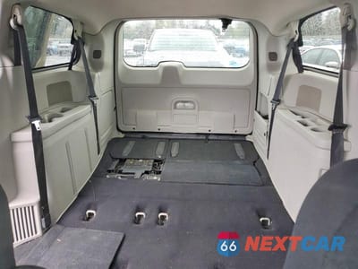 Zdjęcie 10 z 13 samochodu: 2010 DODGE GRAND CARAVAN SE VIN:2D4RN4DE9AR303620 - miniatura