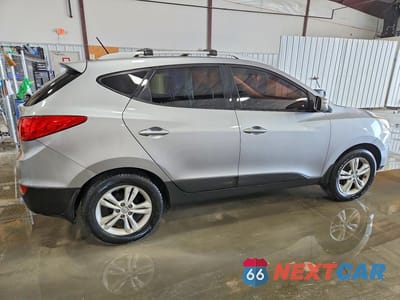 Trzecie zdjęcie samochodu z tyłu: 2012 HYUNDAI TUCSON GLS VIN:KM8JU3AC6CU527102 - miniatura