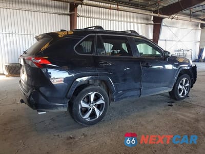 Trzecie zdjęcie samochodu z tyłu: 2021 TOYOTA RAV4 PRIME SE VIN:JTMAB3FV8MD027478 - miniatura