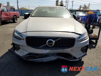 Piąte zdjęcie samochodu w środku: 2024 VOLVO S60 PLUS VIN:7JRL12TL2RG314198 - miniatura