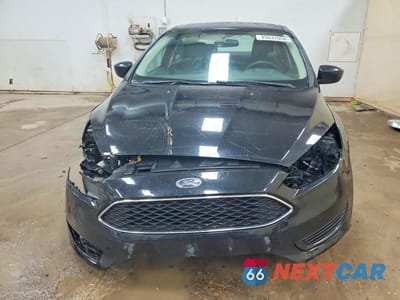 Piąte zdjęcie samochodu w środku: 2018 FORD FOCUS SE VIN:1FADP3F21JL206201 - miniatura