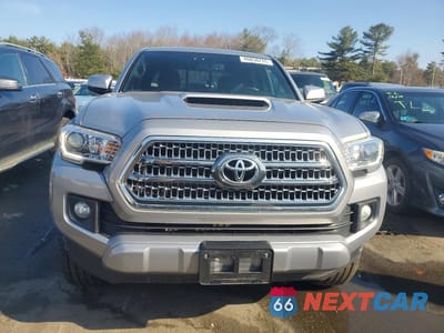 Piąte zdjęcie samochodu w środku: 2016 TOYOTA TACOMA TRD SPORT VIN:3TMCZ5AN0GM017138 - miniatura