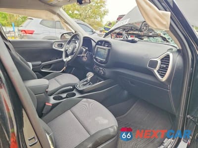 Zdjęcie 7 z 14 samochodu: 2021 KIA SOUL LX VIN:KNDJ23AU8M7139288 - miniatura