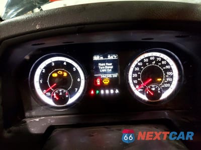 Zdjęcie 9 z 11 samochodu: 2016 RAM TRUCKS 1500 SLT VIN:1C6RR7GT0GS342009 - miniatura