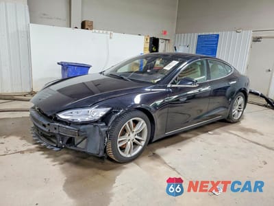 2015 TESLA MODEL S 5YJSA1E25FF117914 - główne zdjęcie licytacji z USA - miniatura