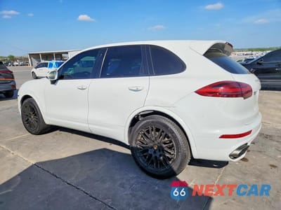 Drugie zdjęcie samochodu z przodu: 2017 PORSCHE CAYENNE VIN:WP1AA2A22HKA85807 - miniatura
