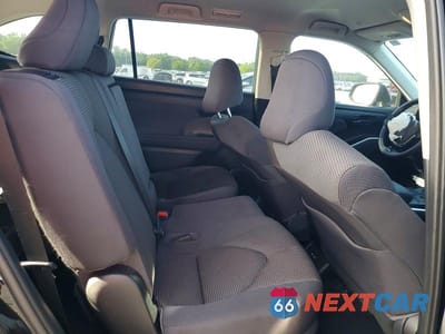 Zdjęcie 11 z 13 samochodu: 2021 TOYOTA HIGHLANDER L VIN:5TDCZRAH8MS054113 - miniatura