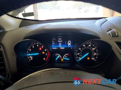 Zdjęcie 9 z 14 samochodu: 2019 FORD ESCAPE SE VIN:1FMCU9GD0KUA16186 - miniatura