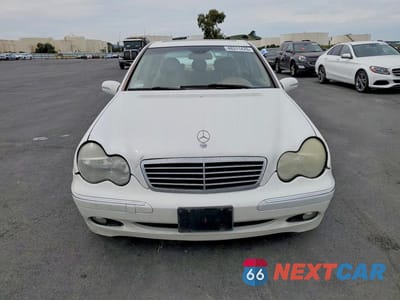 Piąte zdjęcie samochodu w środku: 2004 MERCEDES-BENZ C 240 VIN:WDBRF61J34E017981 - miniatura
