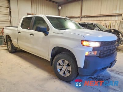 Czwarte zdjęcie samochodu z boku: 2020 CHEVROLET SILVERADO K1500 VIN:3GCUYAEF2LG146820 - miniatura