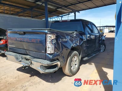 Trzecie zdjęcie samochodu z tyłu: 2022 CHEVROLET SILVERADO C1500 LT VIN:3GCPACEK8NG511868 - miniatura