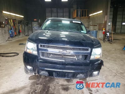 Piąte zdjęcie samochodu w środku: 2014 CHEVROLET TAHOE K1500 LT VIN:1GNSKBE02ER247201 - miniatura