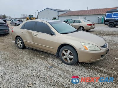 Czwarte zdjęcie samochodu z boku: 2004 HONDA ACCORD EX VIN:1HGCM56644A030629 - miniatura