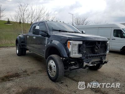Czwarte zdjęcie samochodu z boku: 2017 FORD F450 SUPER DUTY VIN:1FT8W4DTXHEE94329 - miniatura