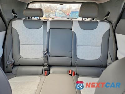 Zdjęcie 10 z 14 samochodu: 2023 CHEVROLET BOLT EUV PREMIER VIN:1G1FZ6S04P4175282 - miniatura