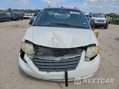 Piąte zdjęcie samochodu w środku: 2005 CHRYSLER TOWN & COUNTRY LX VIN:2C4GP44RX5R553178 - miniatura