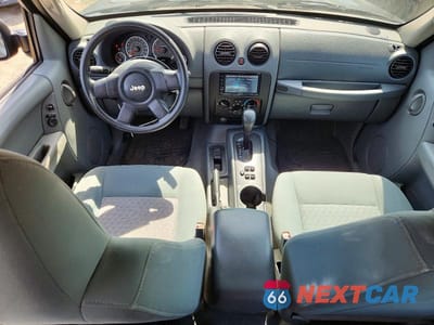 Zdjęcie 8 z 13 samochodu: 2005 JEEP LIBERTY SPORT VIN:1J4GK48K15W537447 - miniatura