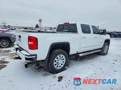 Trzecie zdjęcie samochodu z tyłu: 2019 GMC SIERRA K2500 DENALI VIN:1GT12SEY6KF144192 - miniatura