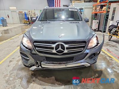 Piąte zdjęcie samochodu w środku: 2017 MERCEDES-BENZ GLE 350 4MATIC VIN:4JGDA5HB7HA904303 - miniatura