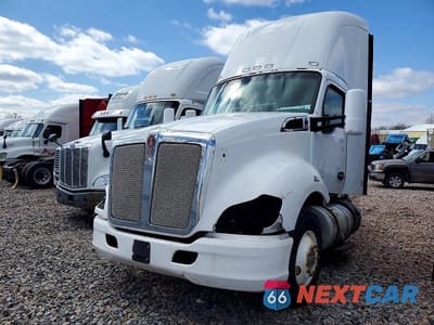 Drugie zdjęcie samochodu z przodu: 2015 KENWORTH T680 SEMI TRUCK VIN:1XKYA48X0FJ403332 - miniatura