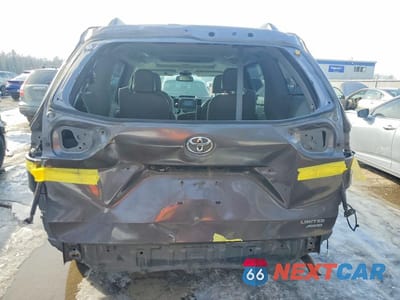 Zdjęcie 6 z 13 samochodu: 2011 TOYOTA SIENNA XLE VIN:5TDDK3DC6BS023610 - miniatura