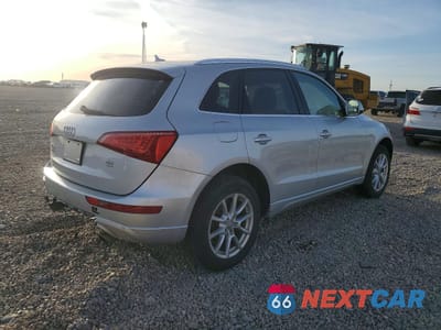 Trzecie zdjęcie samochodu z tyłu: 2009 AUDI Q5 3.2 VIN:WA1KK78R49A051615 - miniatura