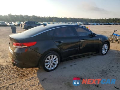 Trzecie zdjęcie samochodu z tyłu: 2018 KIA OPTIMA LX VIN:5XXGT4L31JG273807 - miniatura