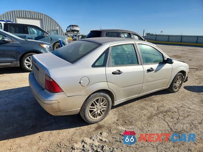 Trzecie zdjęcie samochodu z tyłu: 2007 FORD FOCUS ZX4 VIN:1FAFP34N07W314368 - miniatura