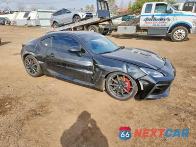 Czwarte zdjęcie samochodu z boku: 2025 TOYOTA GR86 BASE VIN:JF1ZNBB12S9757593 - miniatura