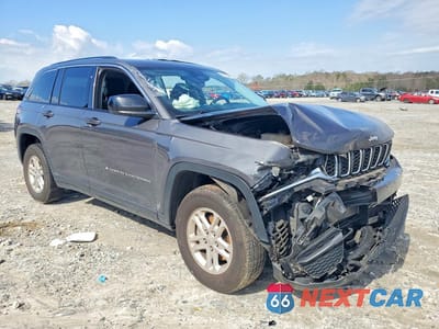 Czwarte zdjęcie samochodu z boku: 2022 JEEP GRAND CHEROKEE LAREDO VIN:1C4RJHAG8N8573042 - miniatura