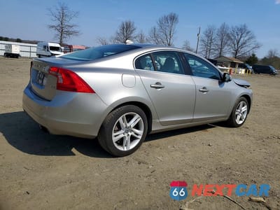 Trzecie zdjęcie samochodu z tyłu: 2015 VOLVO S60 PREMIER VIN:YV126MFK0F2337461 - miniatura