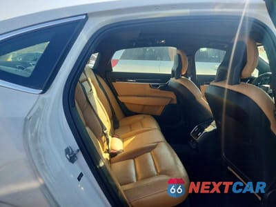 Zdjęcie 10 z 12 samochodu: 2018 VOLVO S90 T6 MOMENTUM VIN:LVY992MK7JP021210 - miniatura