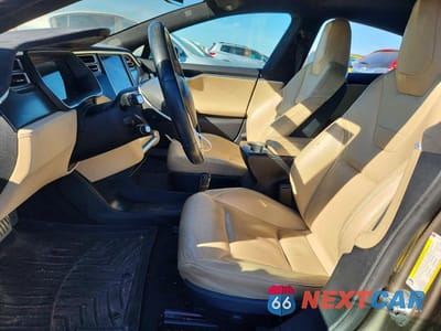 Zdjęcie 7 z 11 samochodu: 2015 TESLA MODEL S VIN:5YJSA1E40FF114985 - miniatura