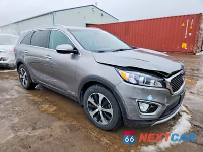 Czwarte zdjęcie samochodu z boku: 2017 KIA SORENTO EX V6 VIN:5XYPHDA51HG238566 - miniatura