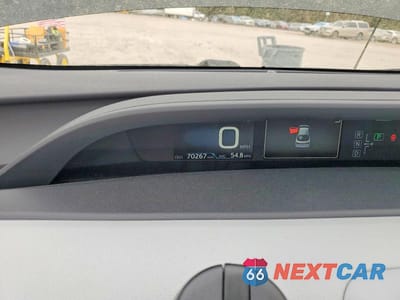 Zdjęcie 9 z 11 samochodu: 2019 TOYOTA PRIUS XLE VIN:JTDKARFU9K3089735 - miniatura