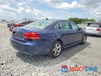 Trzecie zdjęcie samochodu z tyłu: 2012 VOLKSWAGEN PASSAT SE VIN:1VWBP7A38CC016503 - miniatura