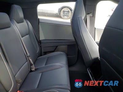 Zdjęcie 10 z 11 samochodu: 2025 TESLA CYBERTRUCK VIN:7G2CEHEE9SA062089 - miniatura