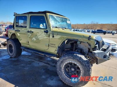 Czwarte zdjęcie samochodu z boku: 2013 JEEP WRANGLER UNLIMITED SPORT VIN:1C4BJWDG0DL694175 - miniatura