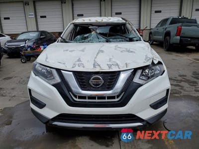 Piąte zdjęcie samochodu w środku: 2020 NISSAN ROGUE S VIN:JN8AT2MT4LW033651 - miniatura