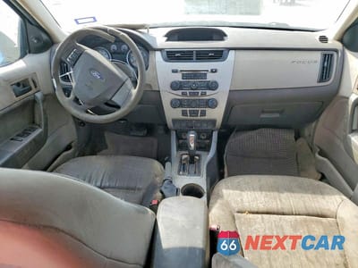 Zdjęcie 8 z 11 samochodu: 2010 FORD FOCUS SE VIN:1FAHP3FN2AW154703 - miniatura