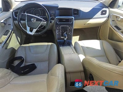 Zdjęcie 8 z 11 samochodu: 2014 VOLVO S60 T5 VIN:YV1612FS0E2277426 - miniatura