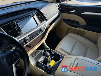 Zdjęcie 12 z 14 samochodu: 2018 TOYOTA HIGHLANDER XLE VIN:5TDJZRFH2JS823121 - miniatura