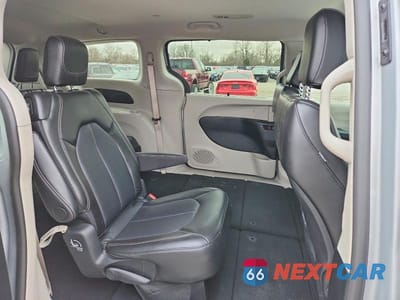 Zdjęcie 11 z 13 samochodu: 2024 CHRYSLER PACIFICA TOURING L VIN:2C4RC1BG9RR155499 - miniatura