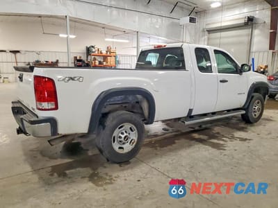 Trzecie zdjęcie samochodu z tyłu: 2013 GMC SIERRA K2500 HEAVY DUTY VIN:1GT22ZCG1DZ126823 - miniatura