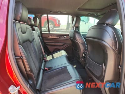 Zdjęcie 11 z 13 samochodu: 2023 JEEP GRAND CHEROKEE LAREDO VIN:1C4RJHAG7P8889650 - miniatura