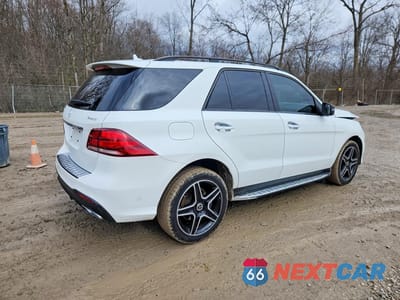 Trzecie zdjęcie samochodu z tyłu: 2018 MERCEDES-BENZ GLE 350 4MATIC VIN:4JGDA5HB9JB115943 - miniatura