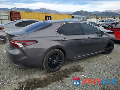 Trzecie zdjęcie samochodu z tyłu: 2021 TOYOTA CAMRY XSE VIN:4T1K61AK3MU580724 - miniatura