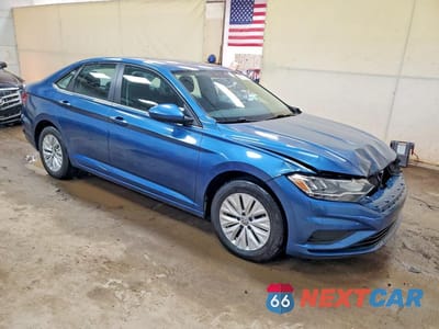 Czwarte zdjęcie samochodu z boku: 2019 VOLKSWAGEN JETTA S VIN:3VWC57BU1KM137355 - miniatura